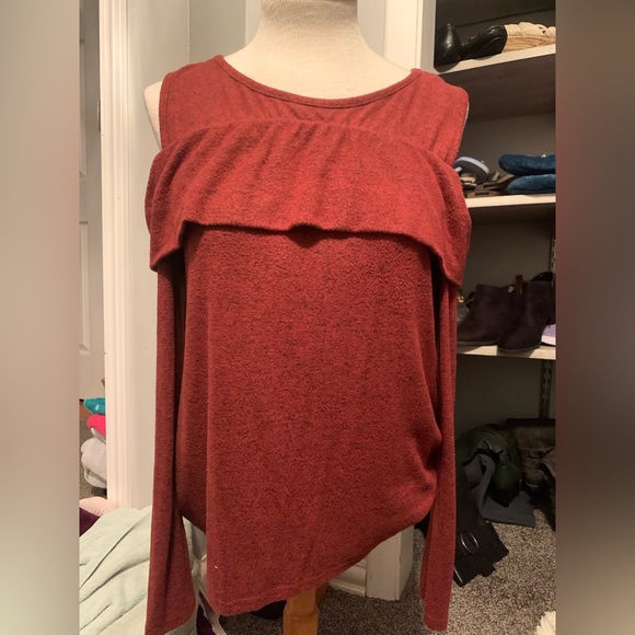 Off the Shoulder Sweater - Picture 1 of 3
